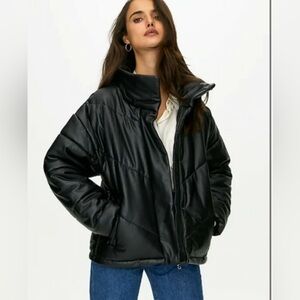 Aritzia - Wilfred - The Cloud Puff Duvet Vegan Leather Down Filled Puffer